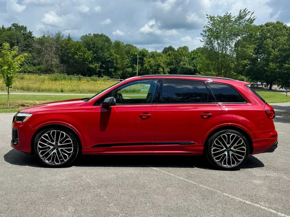 2025 Audi SQ7 - Image 8 of 21