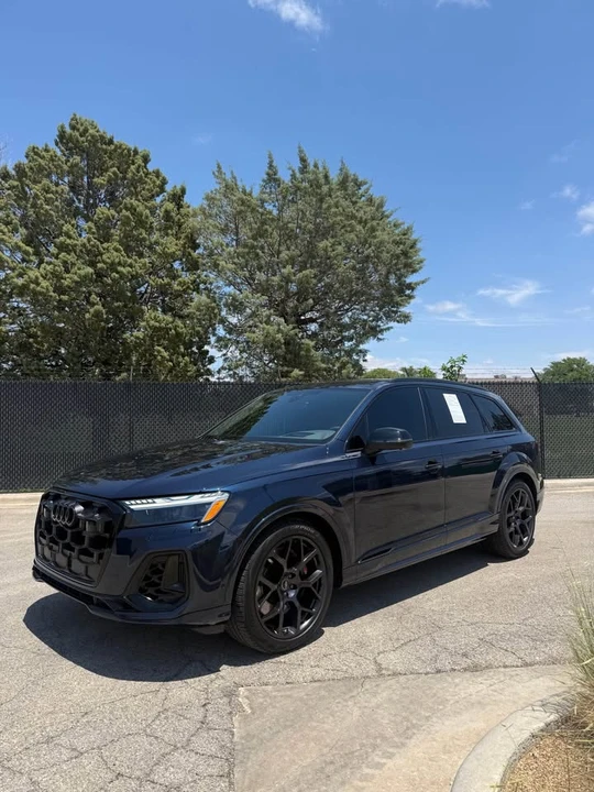 2025 Audi SQ7 - Image 3 of 10