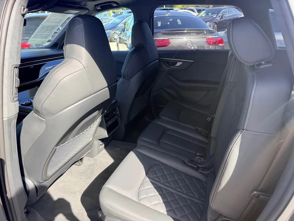 2025 Audi SQ7 - Image 5 of 7