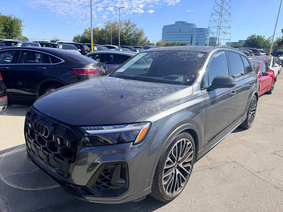 2025 Audi SQ7 - Image 2 of 7