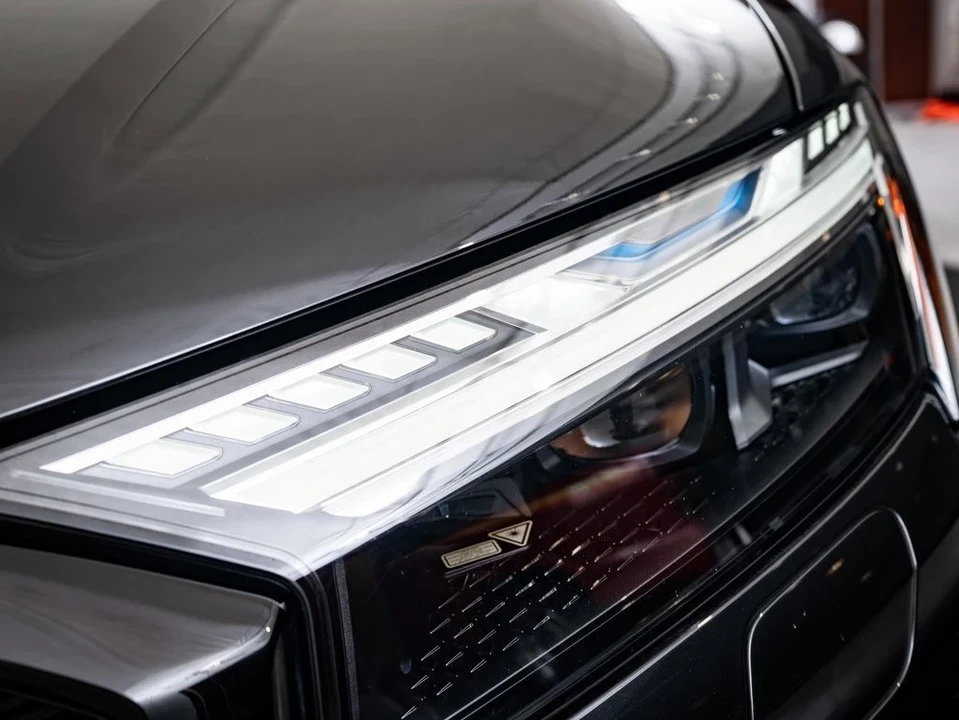 2025 Audi SQ7 - Image 15 of 21