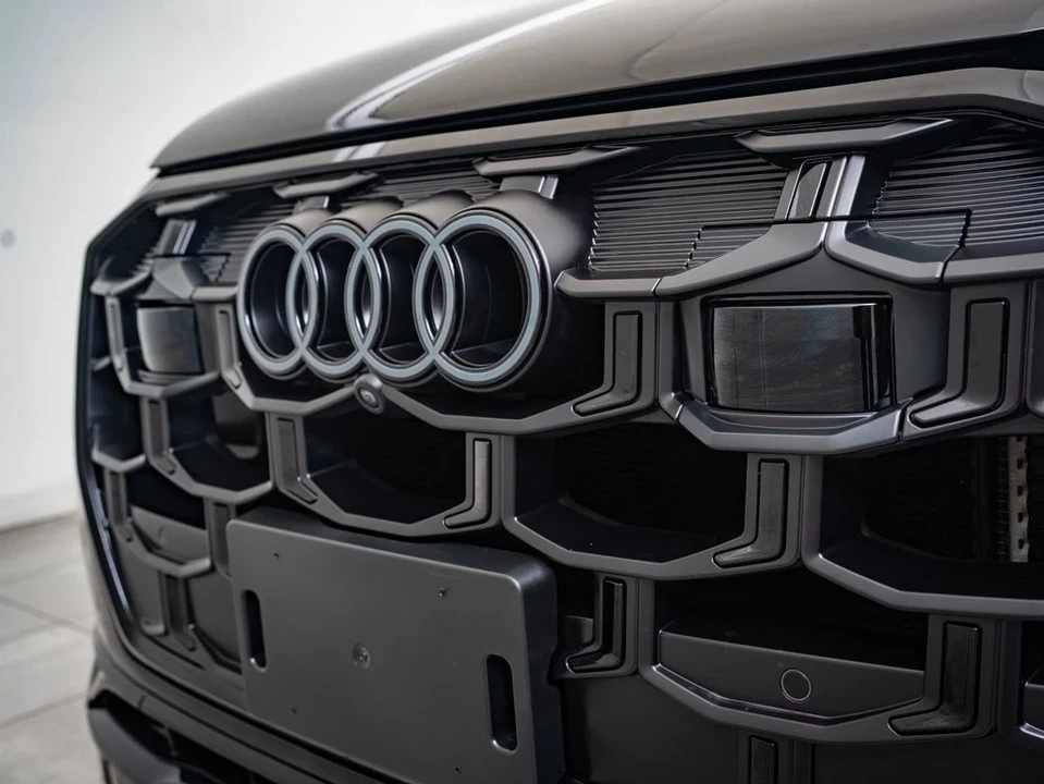 2025 Audi SQ7 - Image 3 of 21
