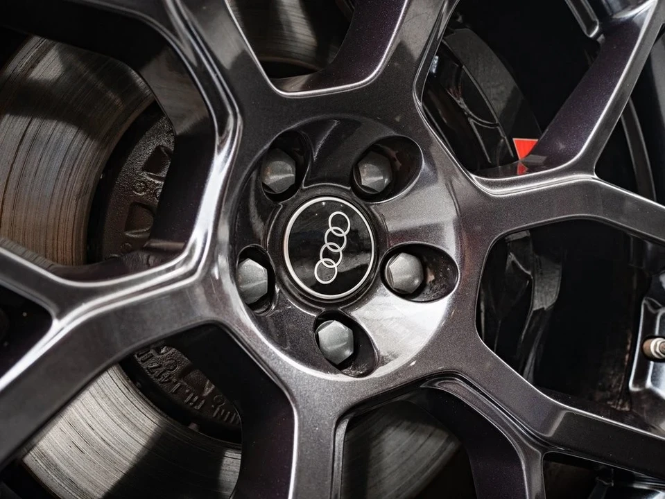 2025 Audi SQ7 - Image 8 of 21