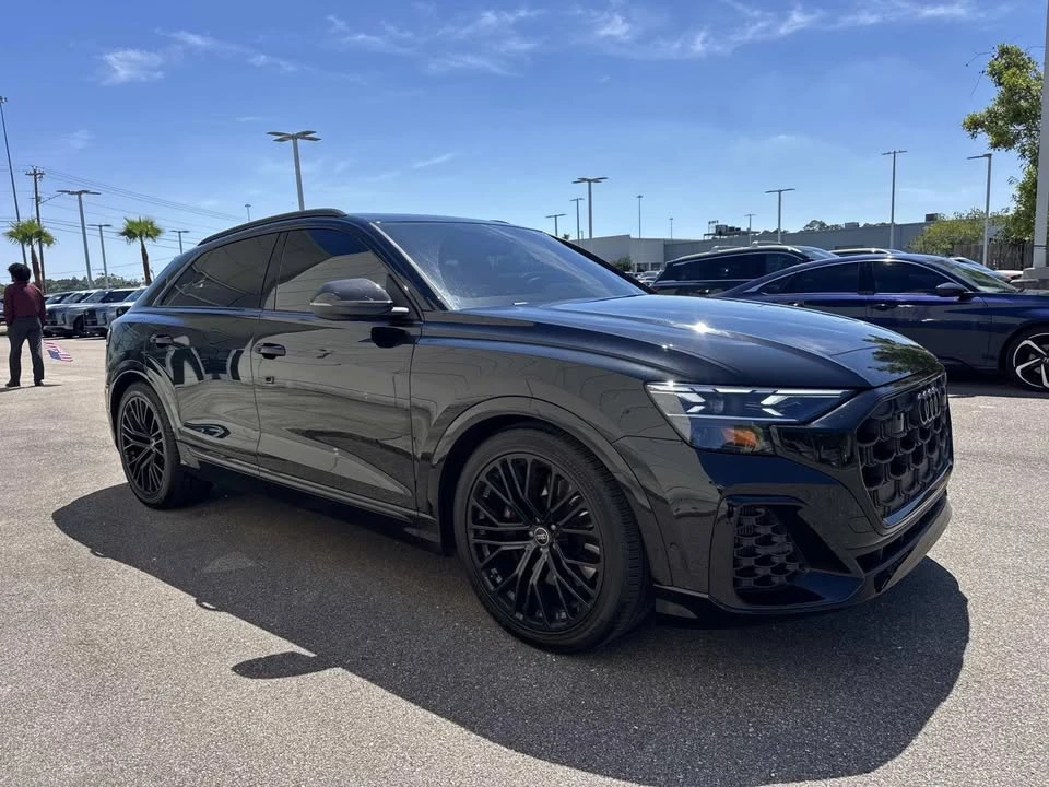 2025 Audi SQ8 - Image 2 of 17