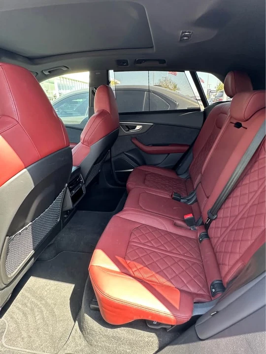 2025 Audi SQ8 - Image 8 of 10