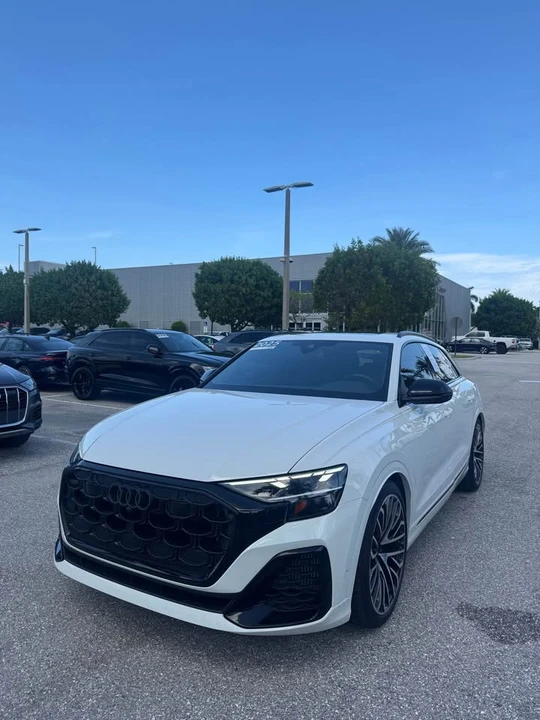 2025 Audi SQ8 - Image 2 of 16