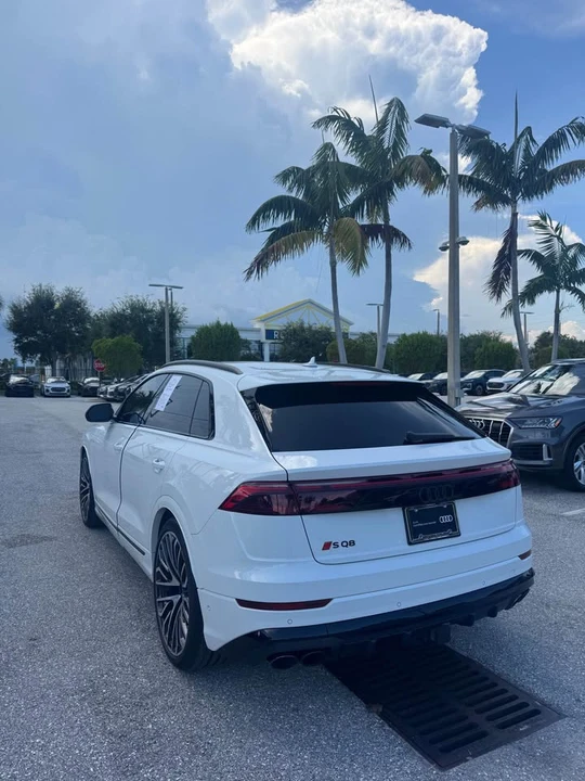 2025 Audi SQ8 - Image 3 of 16