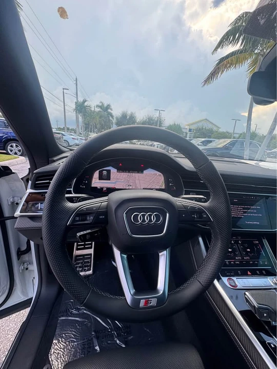 2025 Audi SQ8 - Image 9 of 16