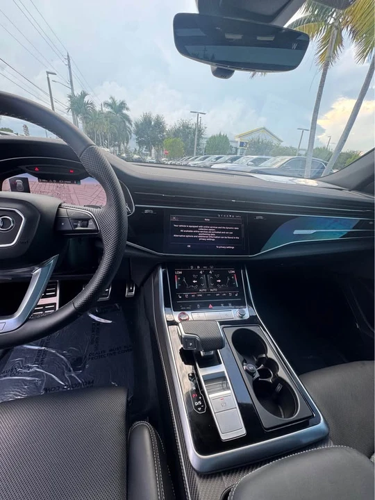 2025 Audi SQ8 - Image 10 of 16