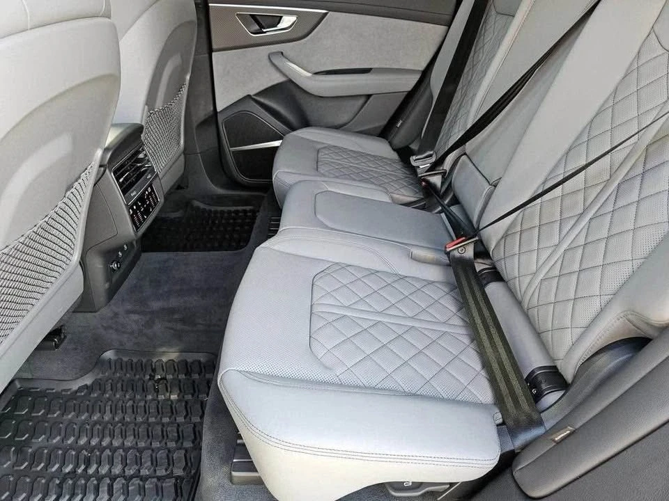 2025 Audi SQ8 - Image 9 of 10
