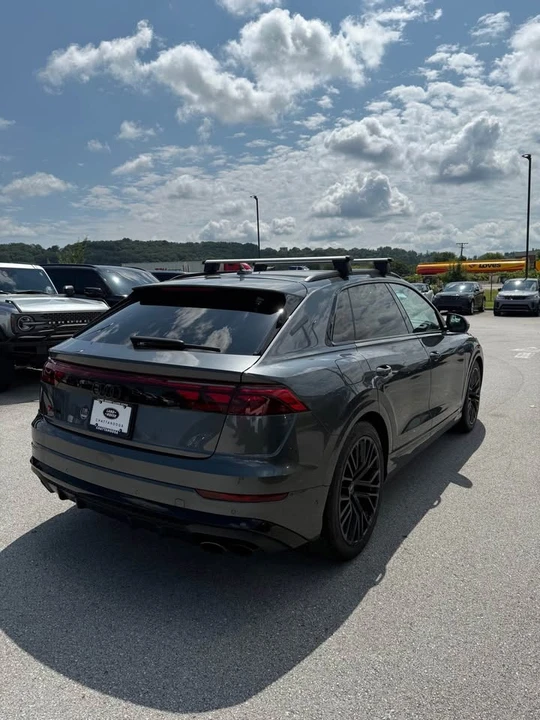 2025 Audi SQ8 - Image 6 of 11