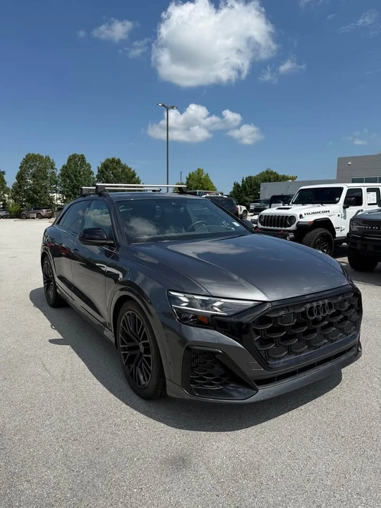 2025 Audi SQ8 - Image 8 of 11