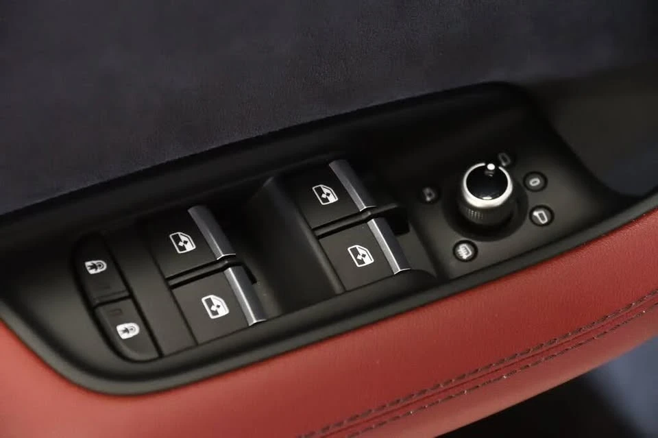 2025 Audi SQ7 - Image 13 of 20
