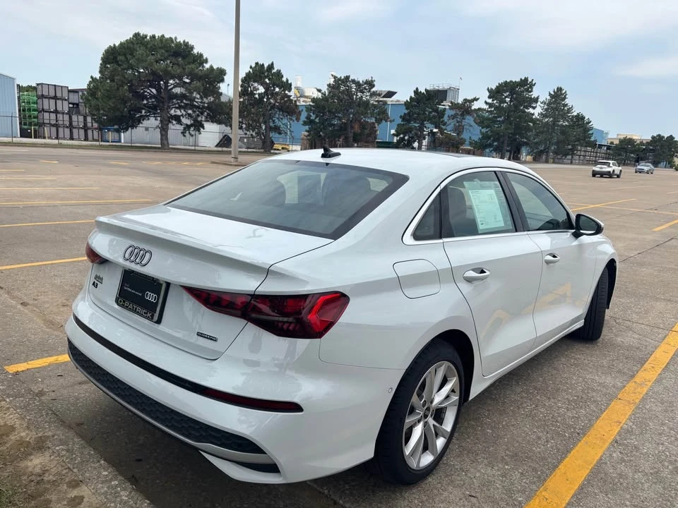 2025 Audi 8Y A3 - Image 3 of 10