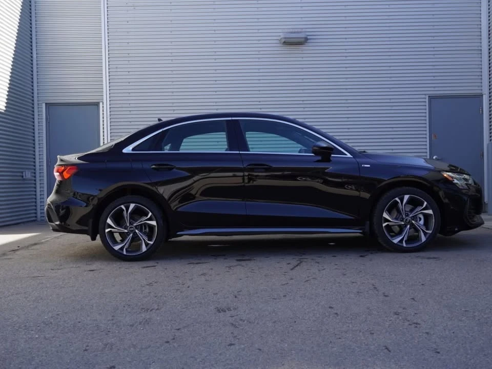 2025 Audi 8Y A3 - Image 3 of 16