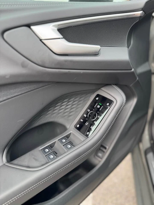 2025 Audi B10 A5 - Image 9 of 11