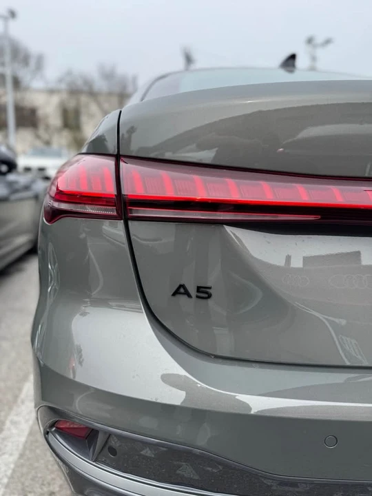 2025 Audi B10 A5 - Image 3 of 11