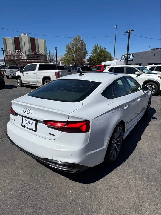 2025 Audi B10 A5 - Image 5 of 15