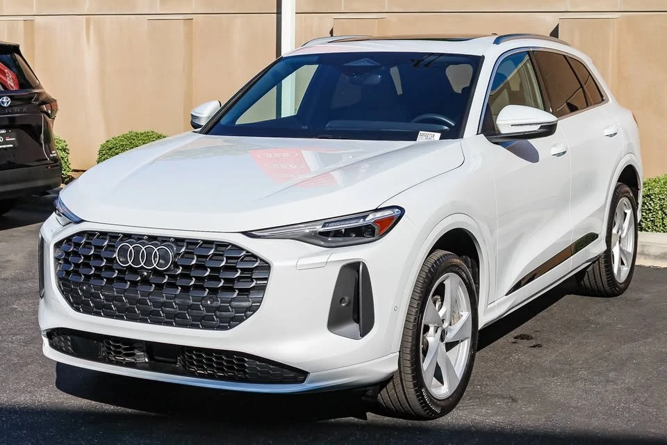 2025 Audi FY Q5 - Image 3 of 20