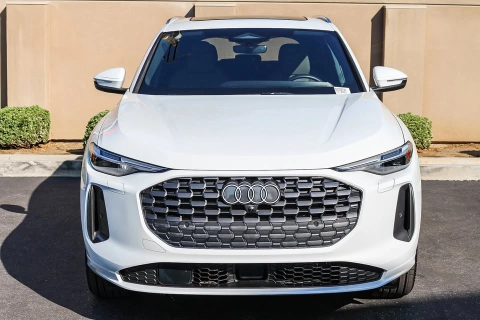 2025 Audi FY Q5 - Image 2 of 20