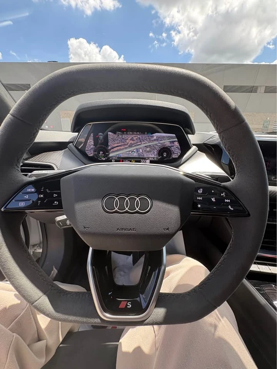 2025 Audi e-tron GT - Image 12 of 12
