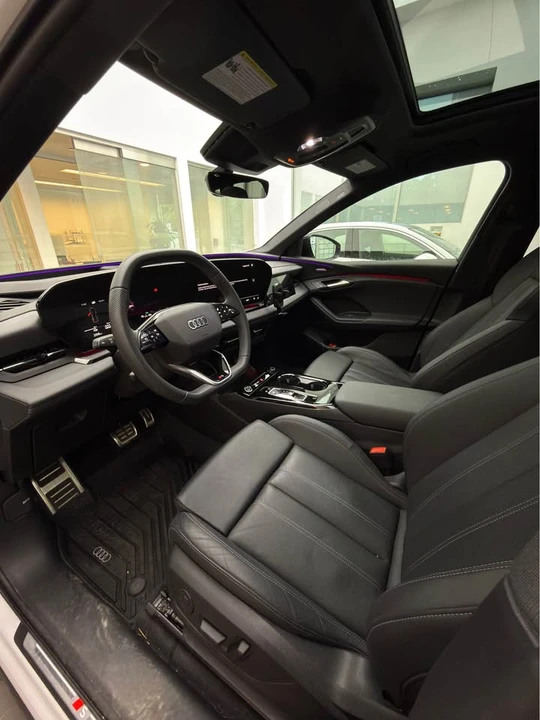 2025 Audi e-tron - Image 6 of 10