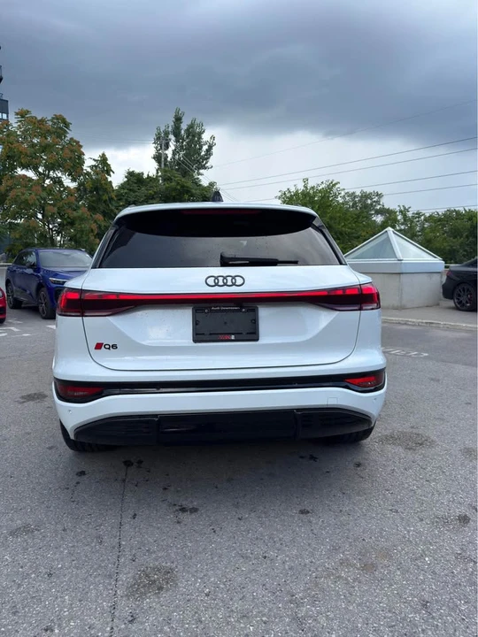 2025 Audi e-tron - Image 3 of 10