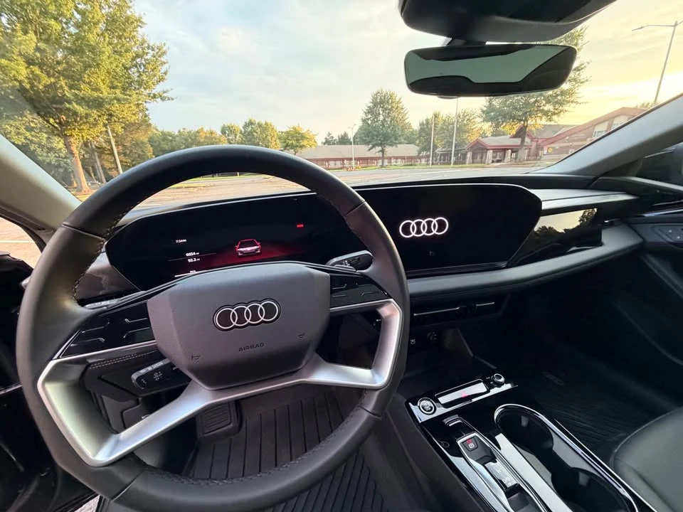 2025 Audi Q8 e-tron - Image 9 of 20