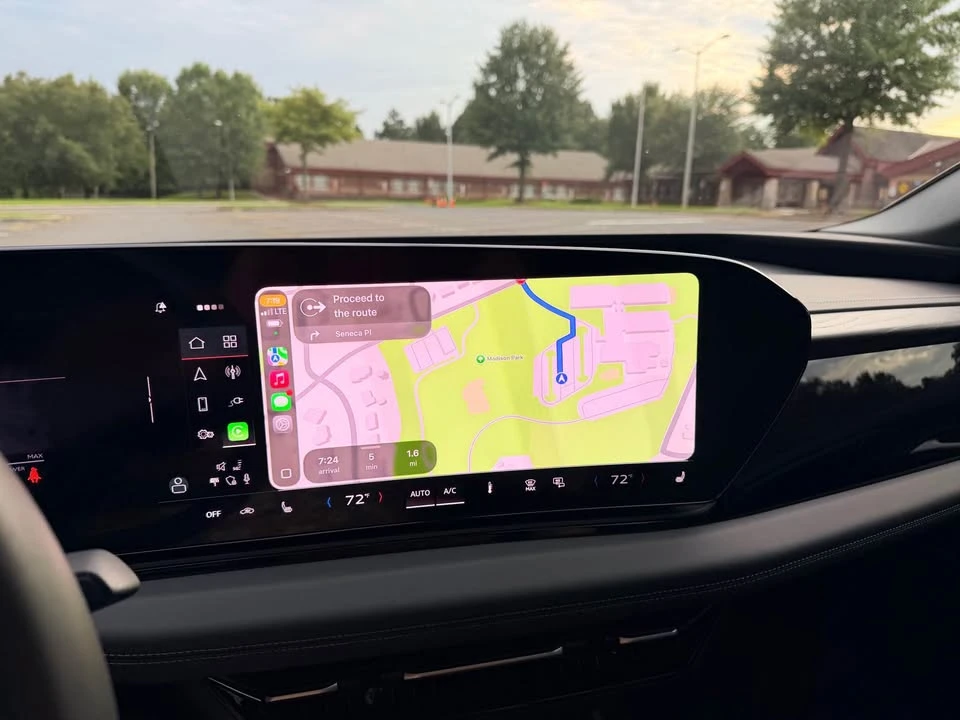 2025 Audi Q8 e-tron - Image 16 of 20