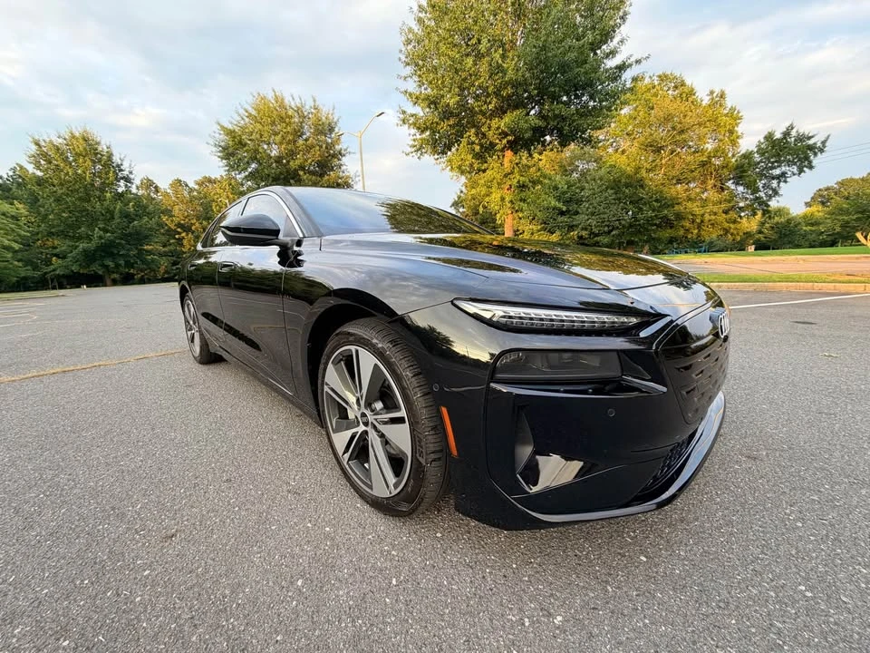 2025 Audi Q8 e-tron - Image 2 of 20