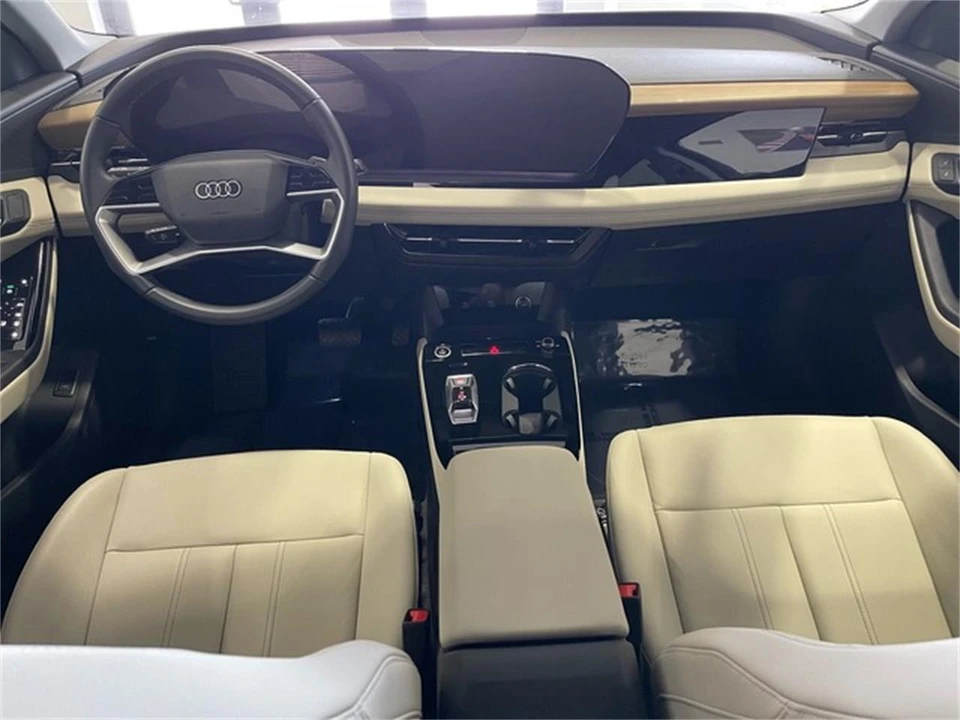 2025 Audi Q8 e-tron - Image 27 of 31