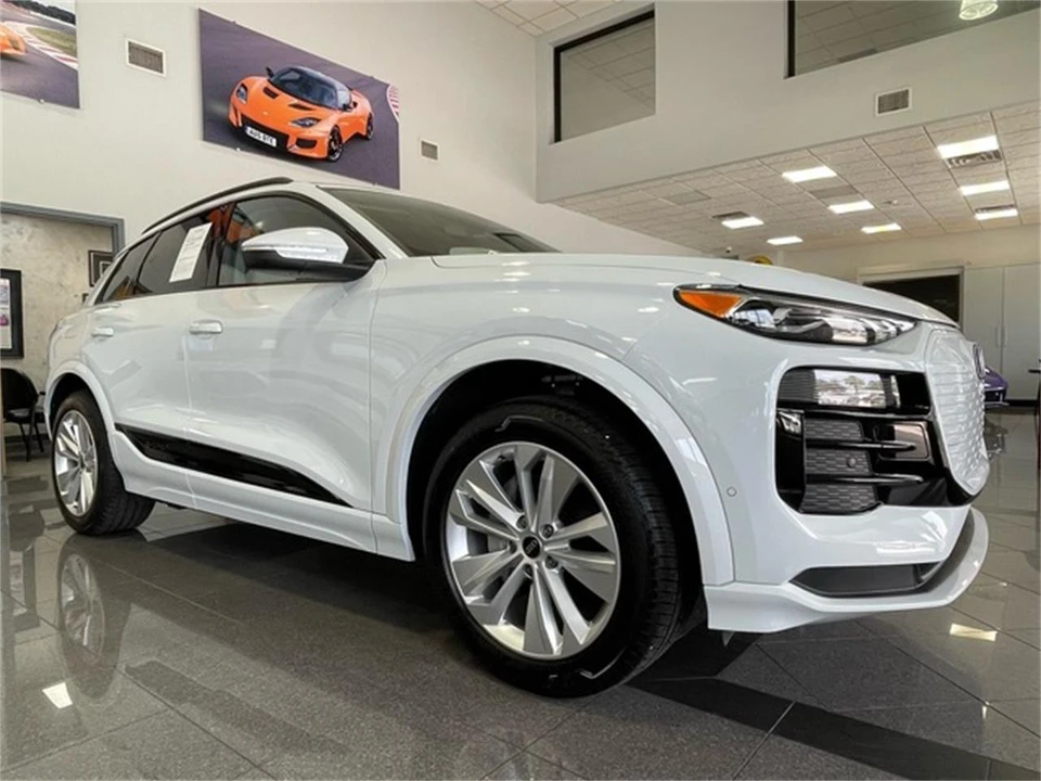 2025 Audi Q8 e-tron - Image 7 of 31