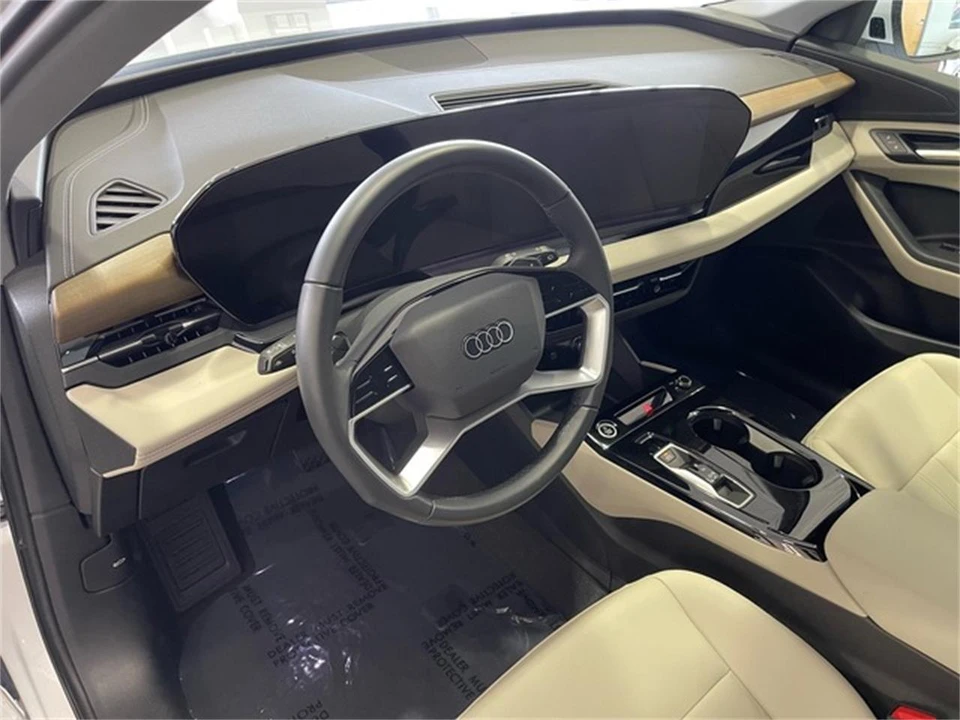 2025 Audi Q8 e-tron - Image 23 of 31
