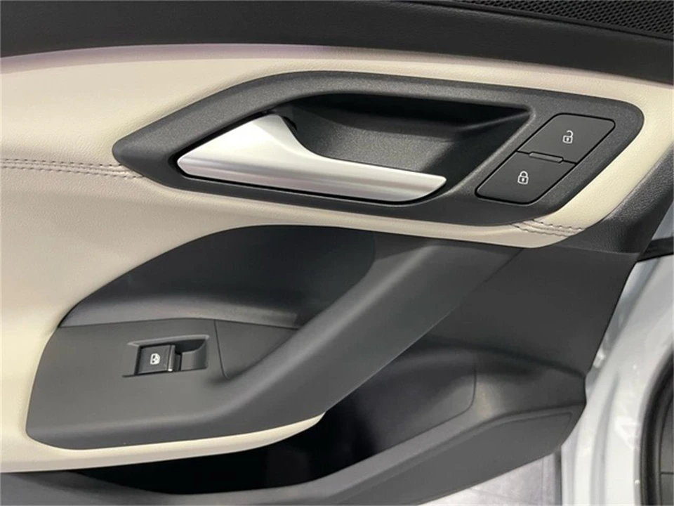 2025 Audi Q8 e-tron - Image 30 of 31