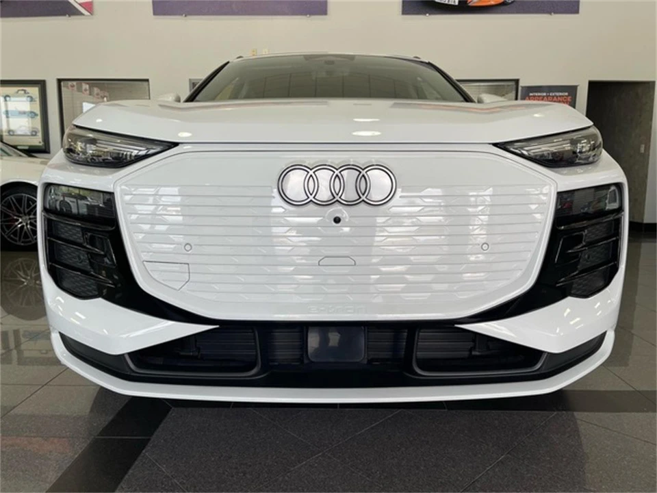 2025 Audi Q8 e-tron - Image 8 of 31