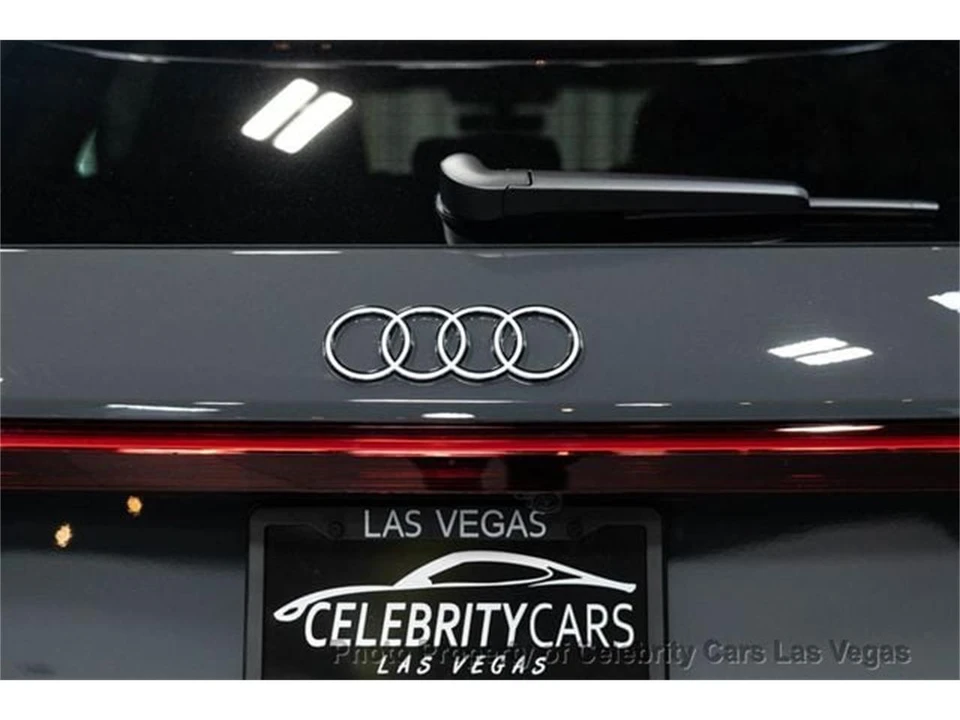 2025 Audi e-tron - Image 13 of 31