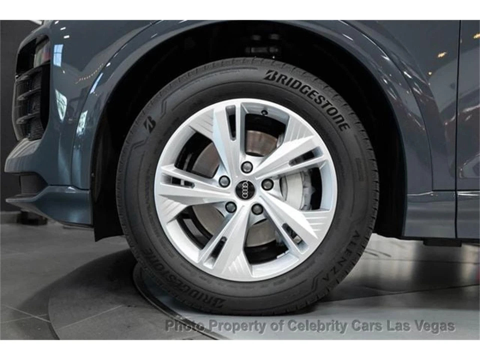 2025 Audi e-tron - Image 16 of 31