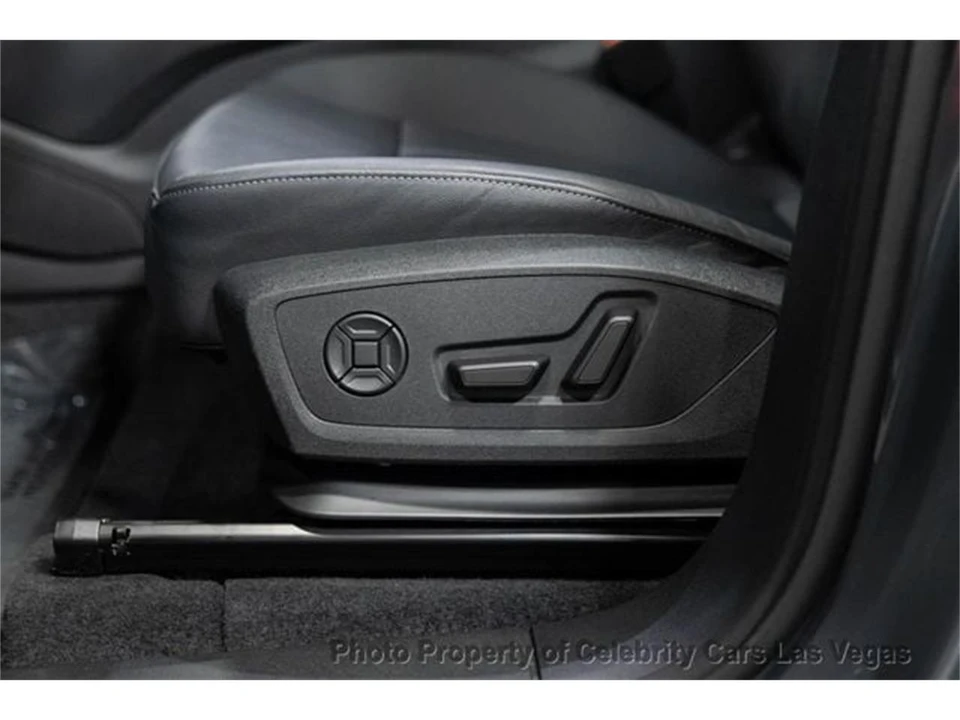 2025 Audi e-tron - Image 28 of 31