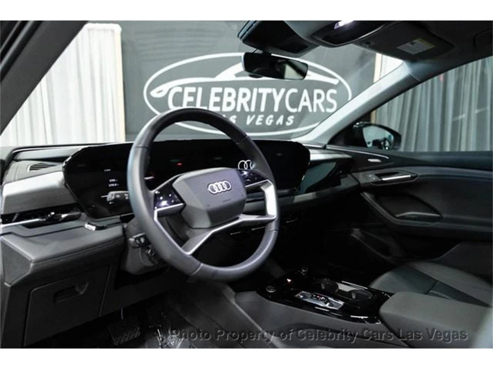 2025 Audi e-tron - Image 2 of 31