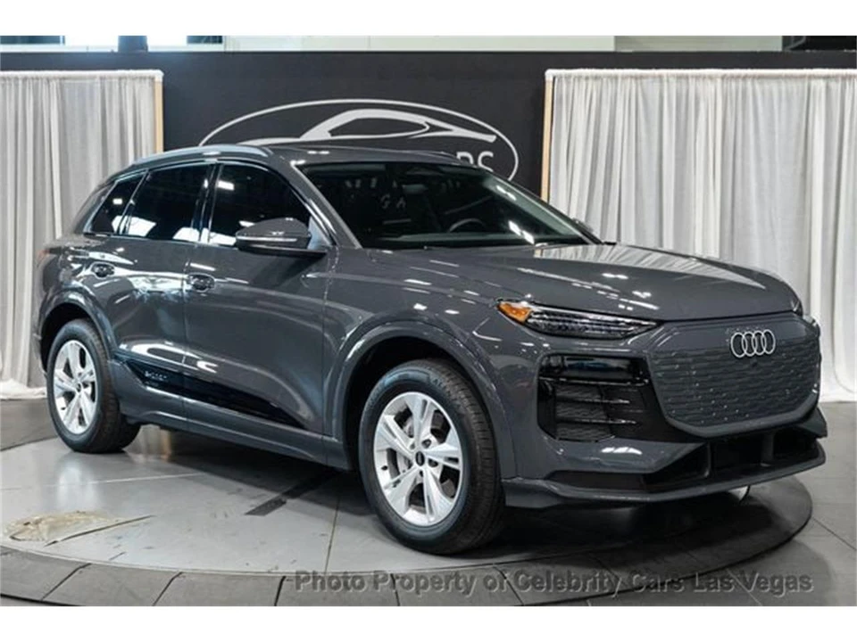 2025 Audi e-tron - Image 6 of 31