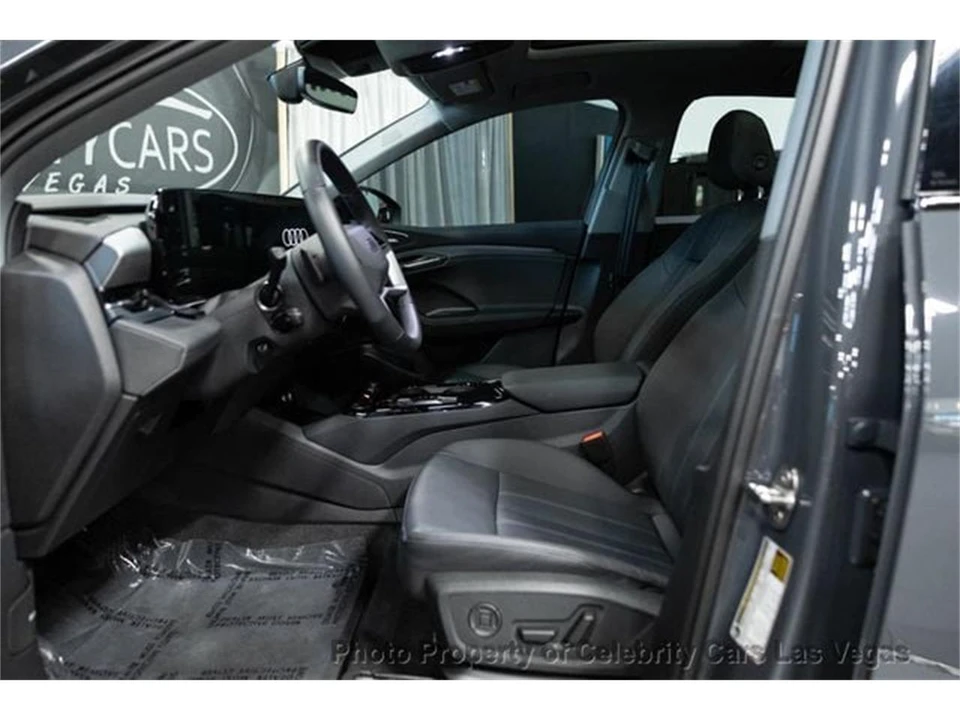 2025 Audi e-tron - Image 22 of 31