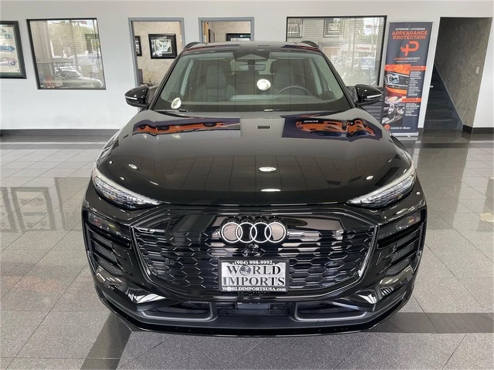 2025 Audi e-tron - Image 9 of 31