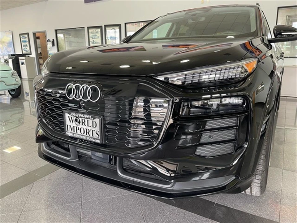 2025 Audi e-tron - Image 11 of 31