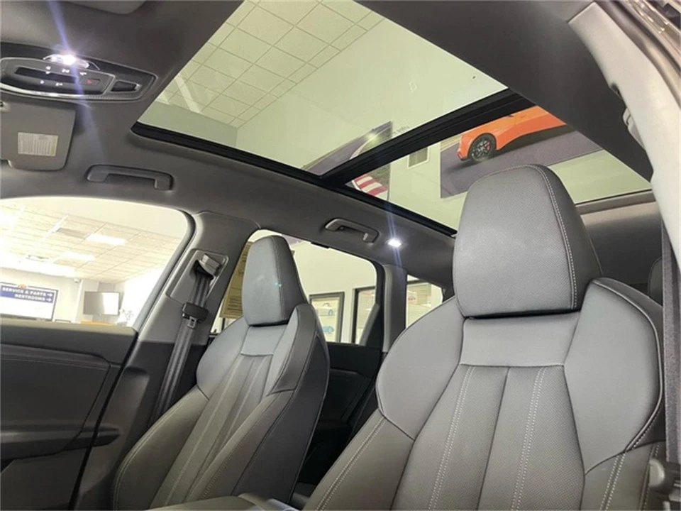 2025 Audi e-tron - Image 27 of 31