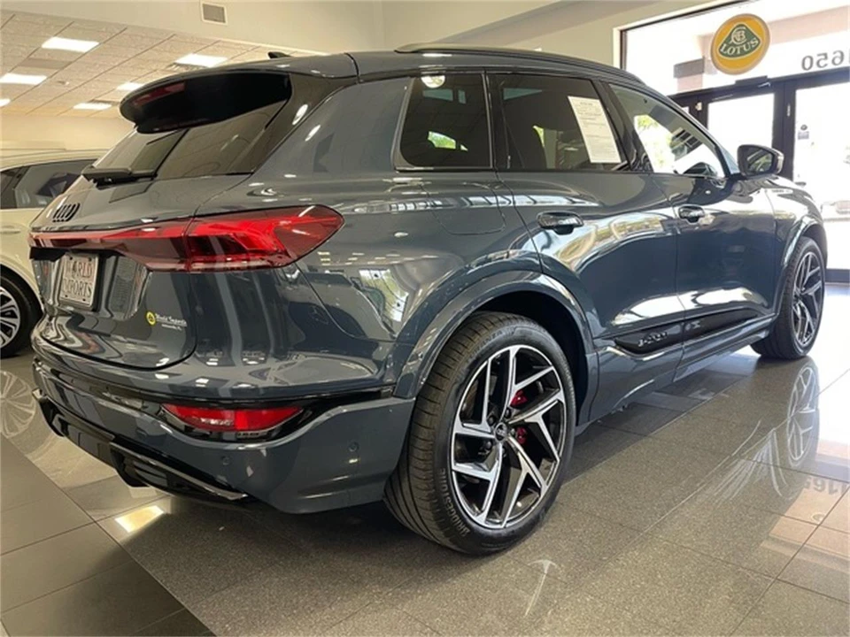 2025 Audi Q8 e-tron - Image 5 of 31