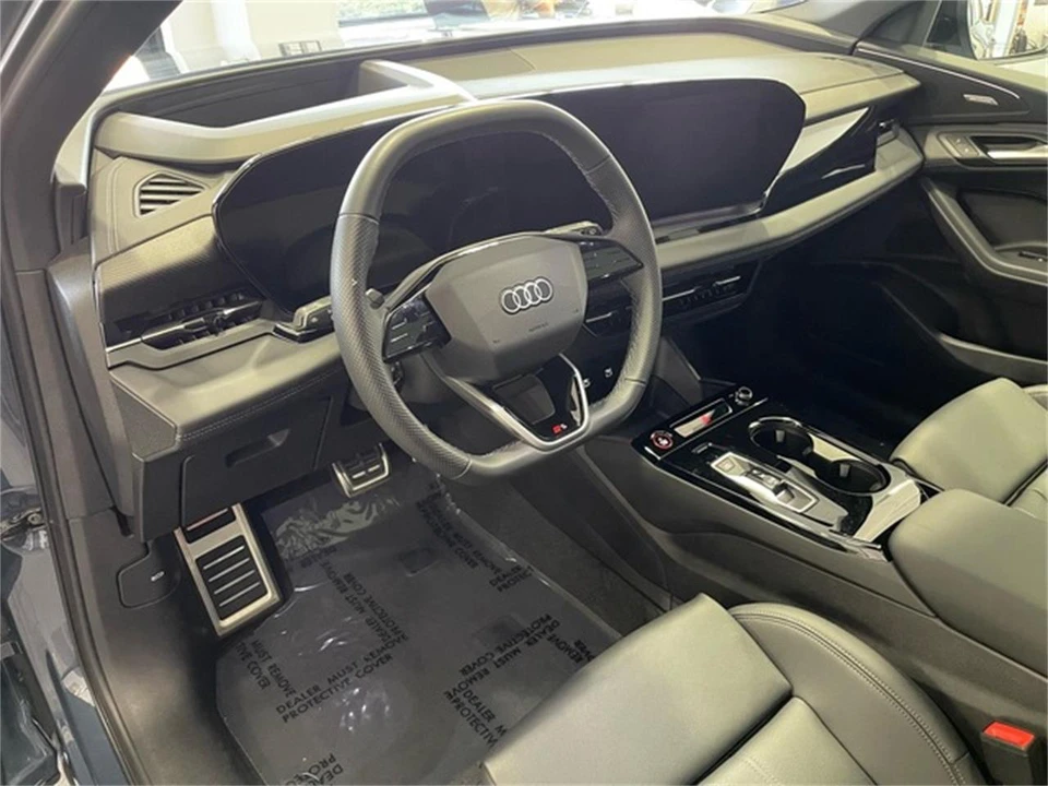 2025 Audi Q8 e-tron - Image 25 of 31