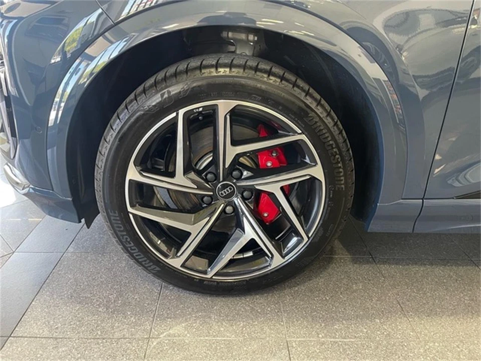 2025 Audi Q8 e-tron - Image 21 of 31
