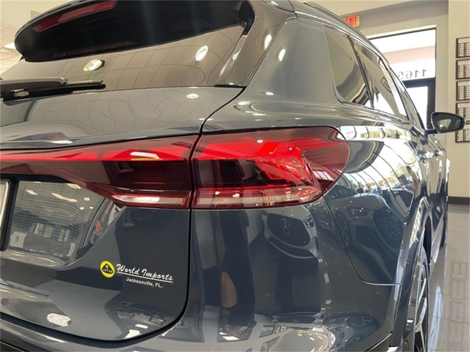 2025 Audi Q8 e-tron - Image 17 of 31