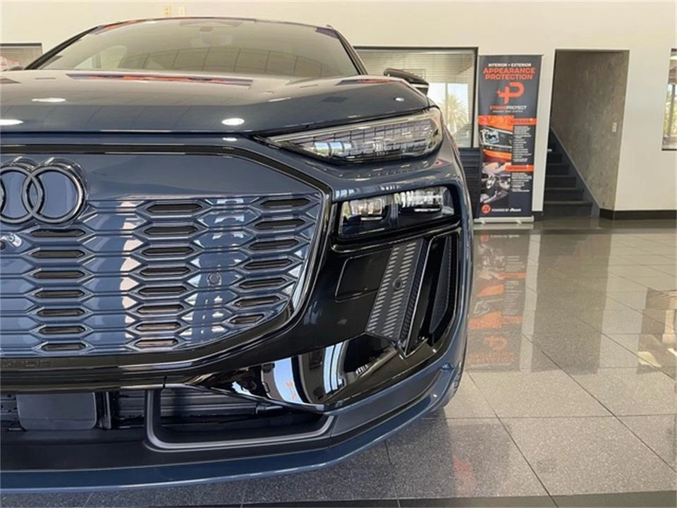 2025 Audi Q8 e-tron - Image 10 of 31