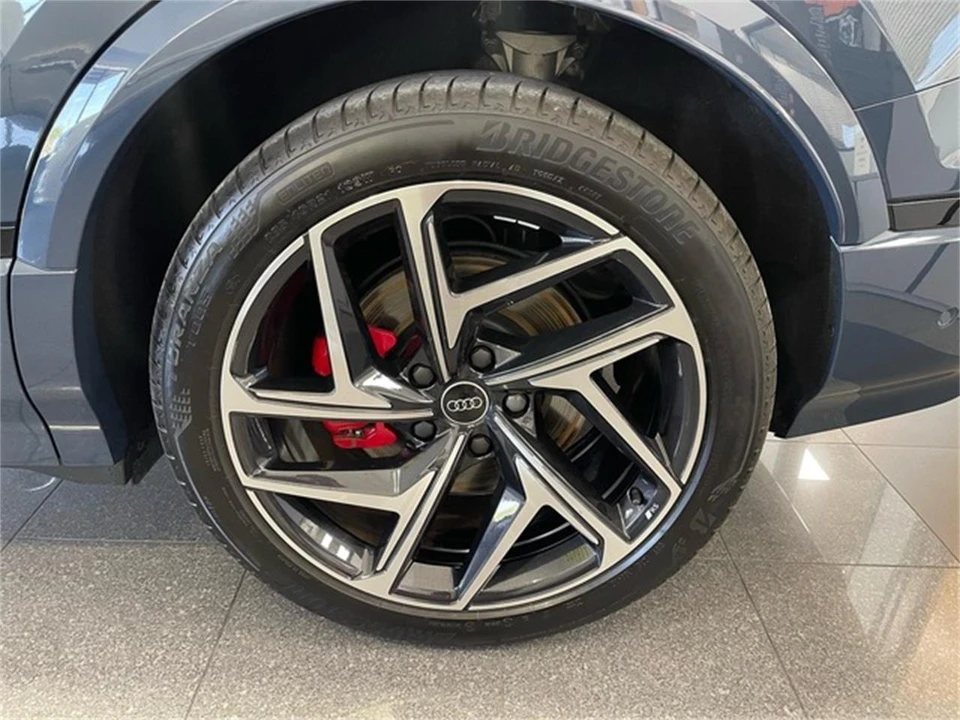 2025 Audi Q8 e-tron - Image 22 of 31